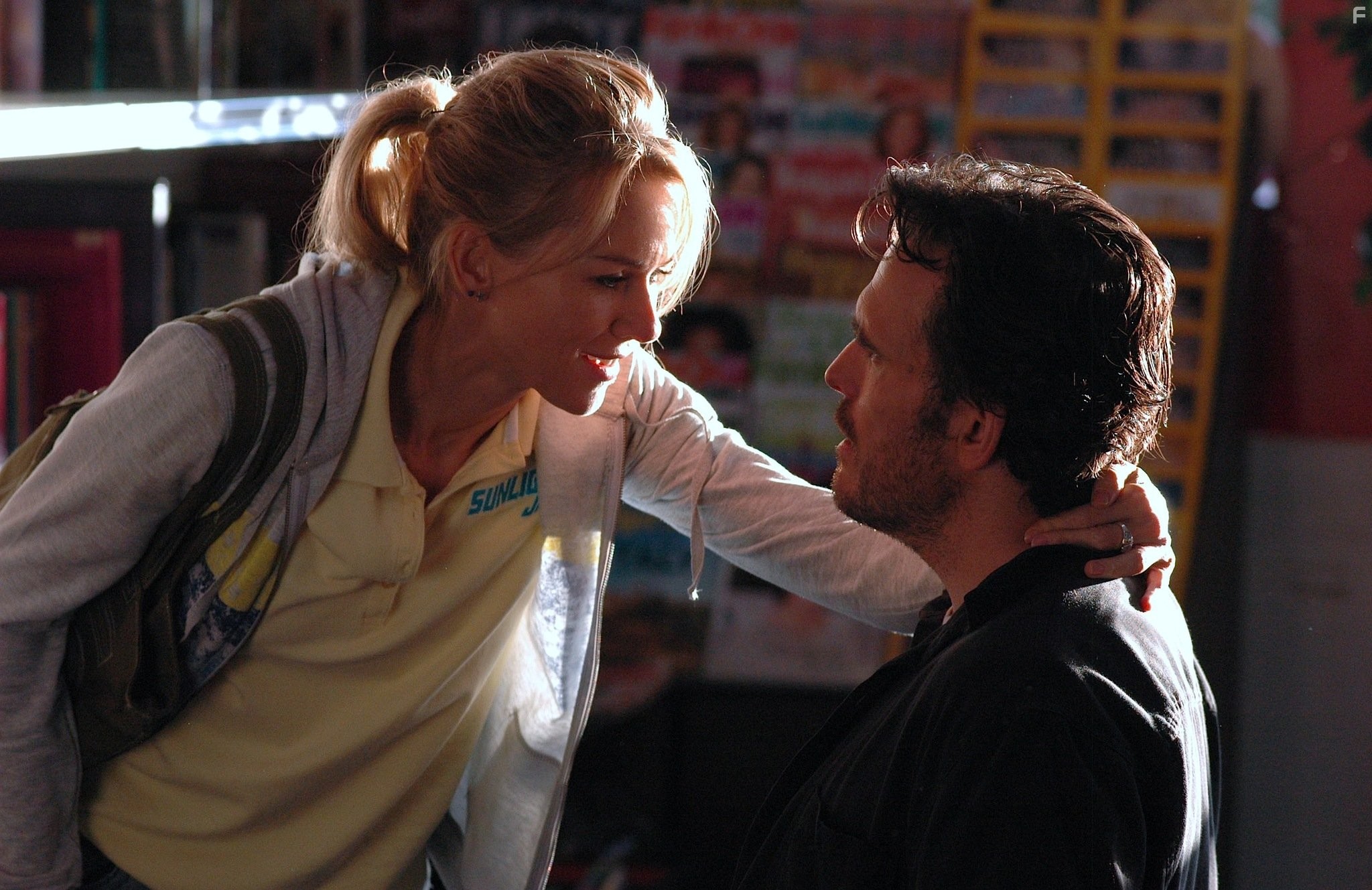 Matt Dillon and Naomi Watts in Луч света младший (2013)