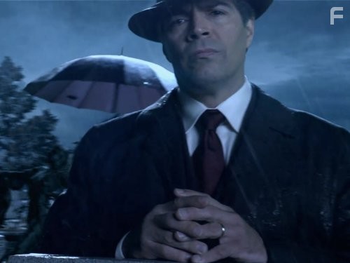 Esai Morales in Каприка (2009)