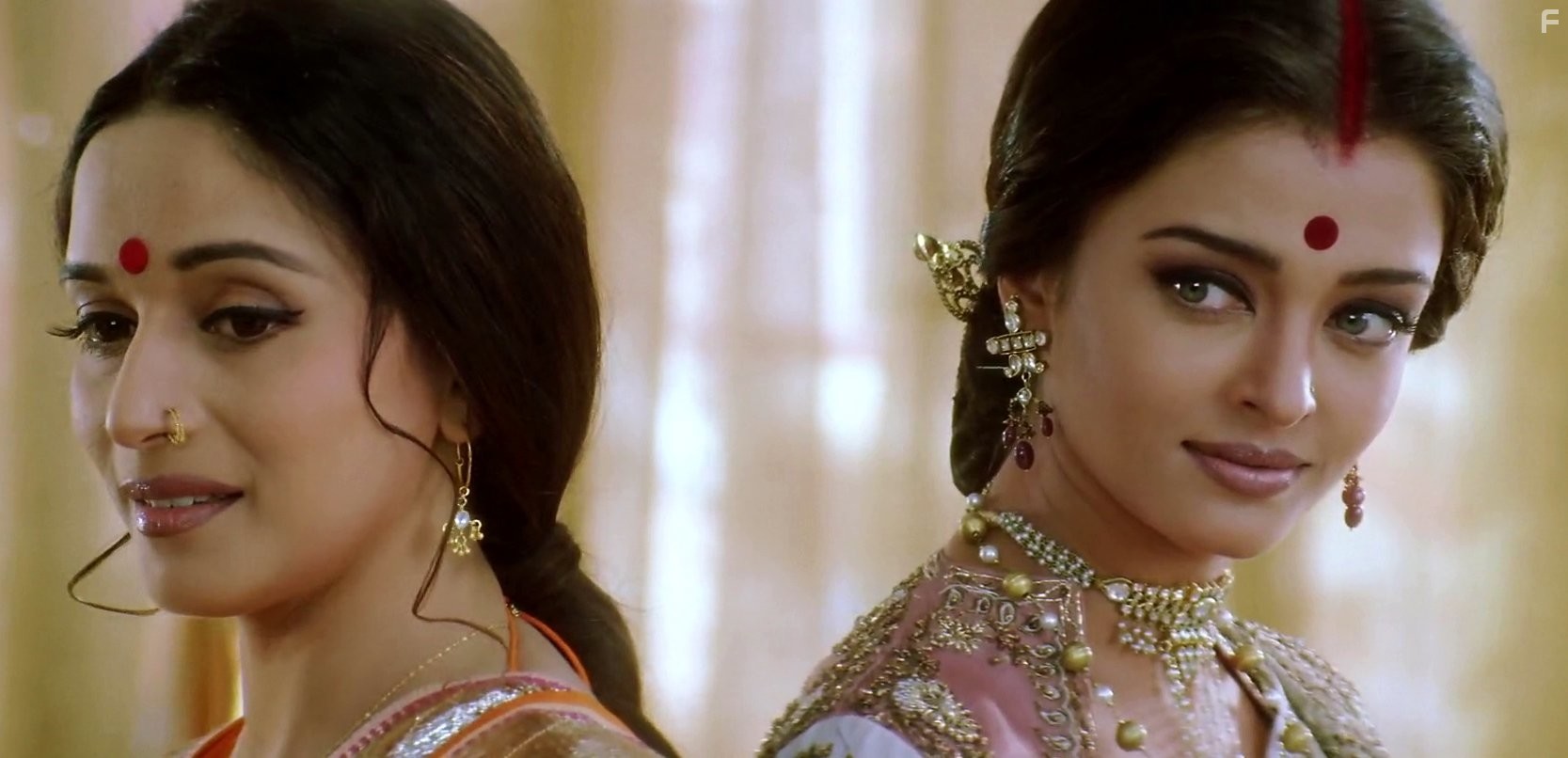 Madhuri Dixit and Aishwarya Rai Bachchan in Девдас (2002)