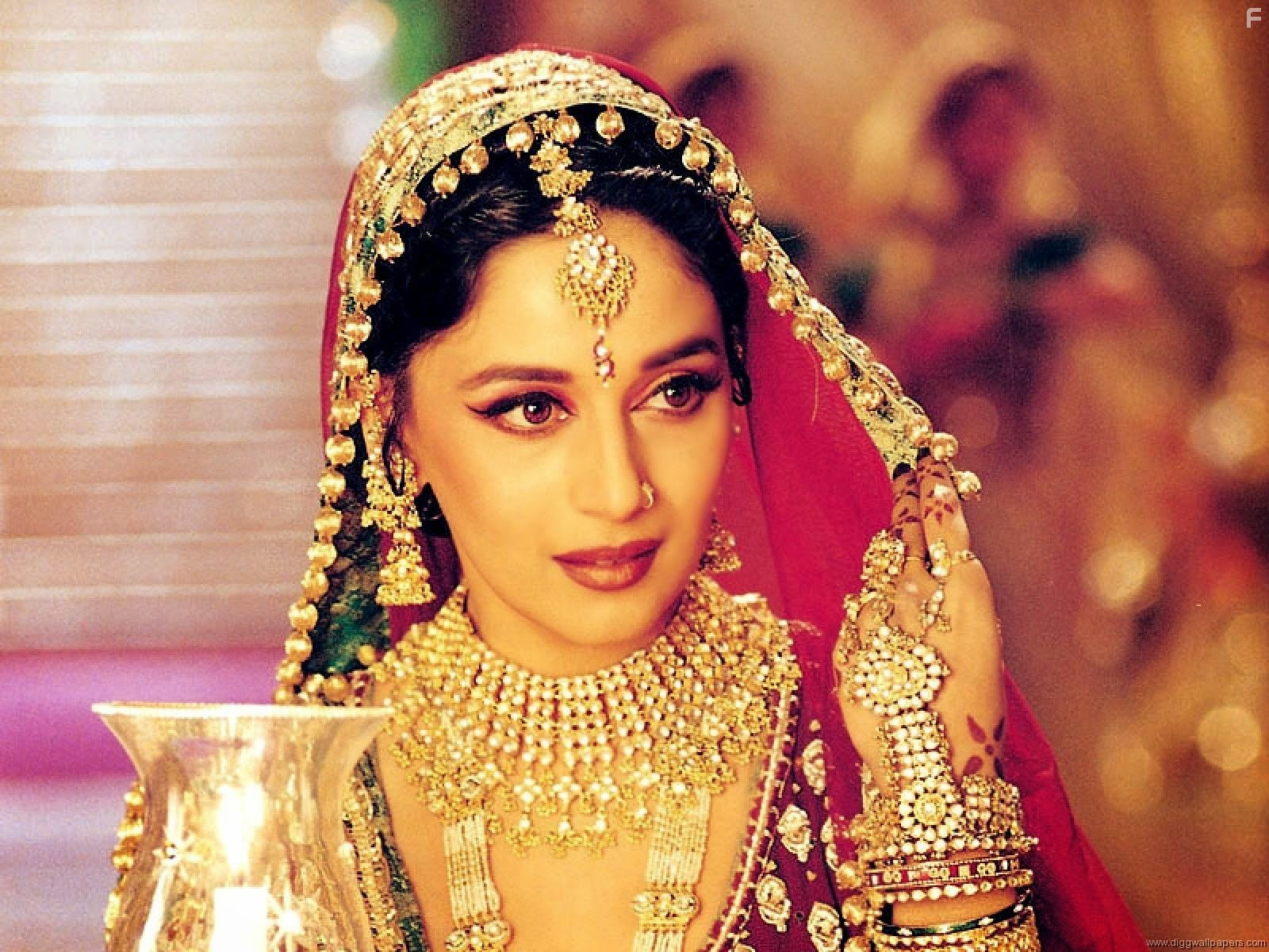 Madhuri Dixit in Девдас (2002)