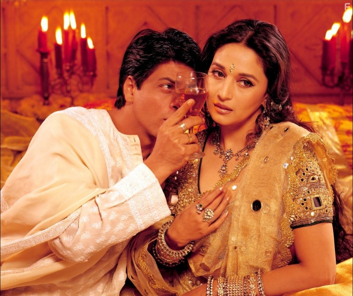 Madhuri Dixit and Shah Rukh Khan in Девдас (2002)