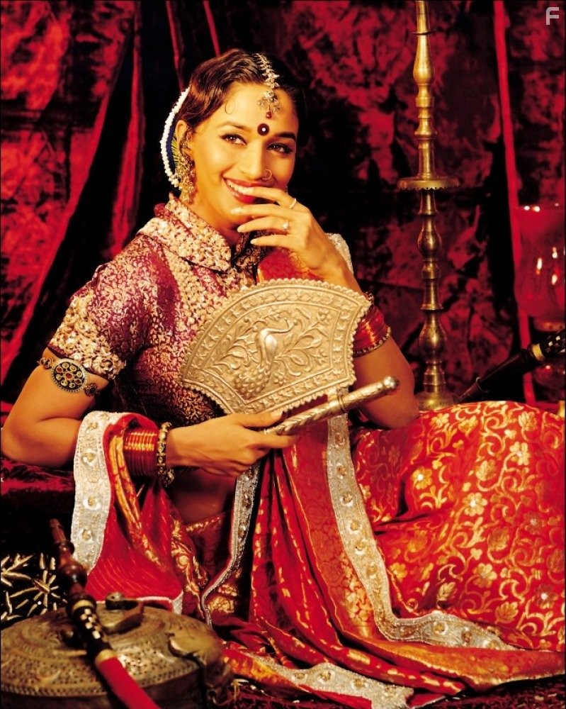 Madhuri Dixit in Девдас (2002)