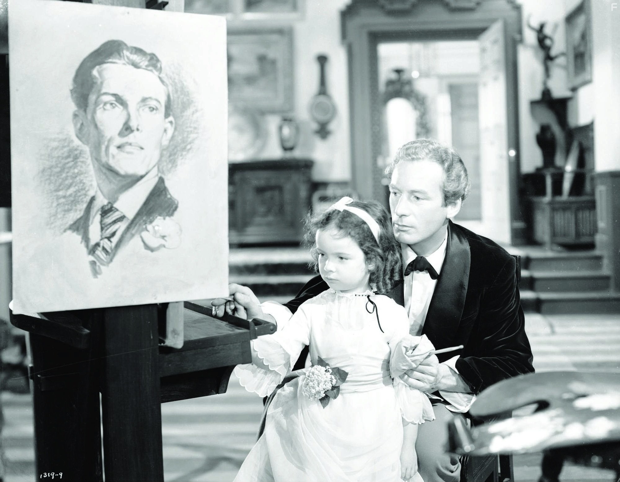 Lowell Gilmore and Carol Diane Keppler in Портрет Дориана Грея (1945)