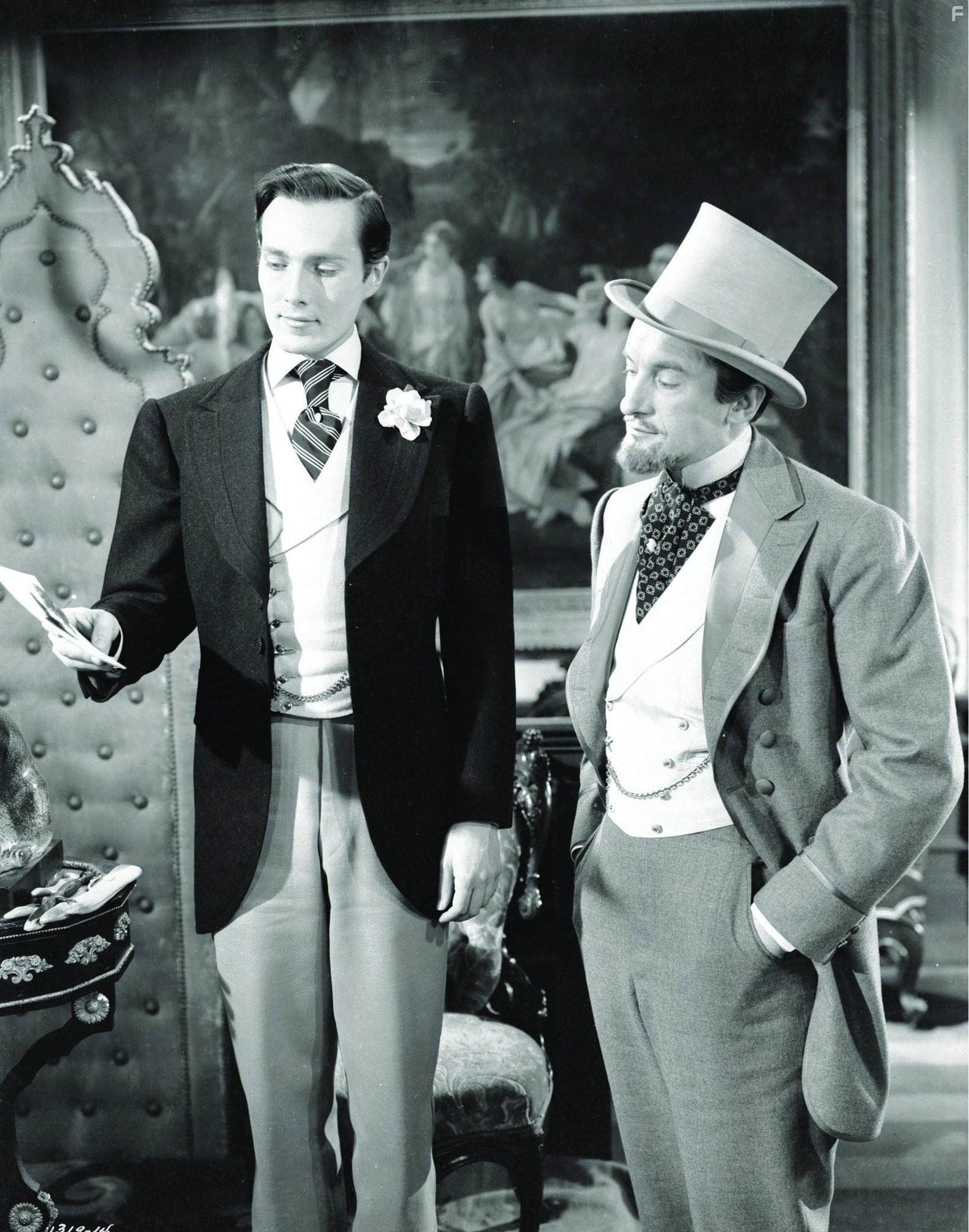 George Sanders and Hurd Hatfield in Портрет Дориана Грея (1945)