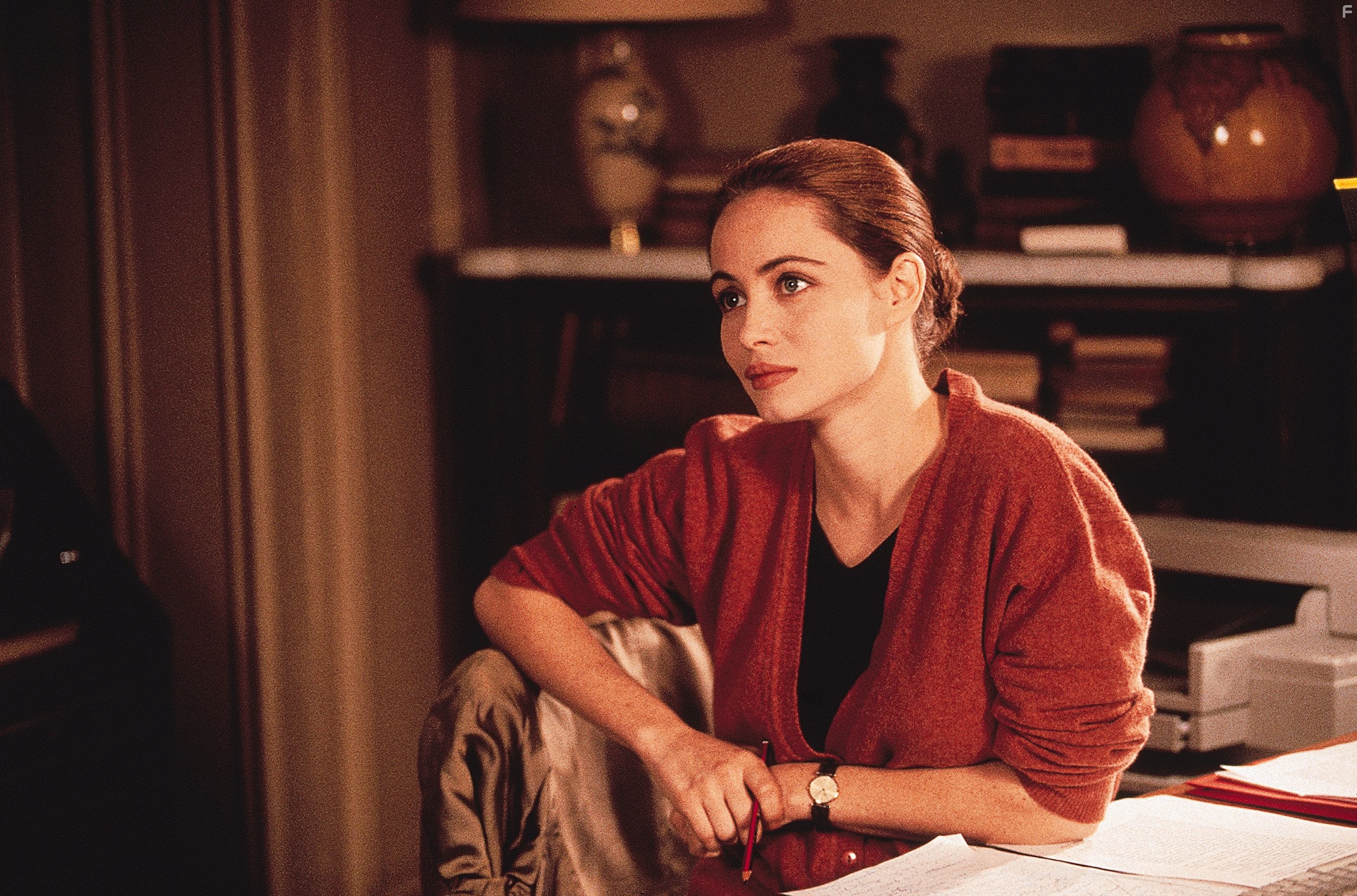 Emmanuelle B?art in Нелли и месье Арно (1995)