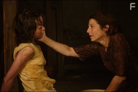 Catherine Keener and Ellen Page in Американское преступление (2007)