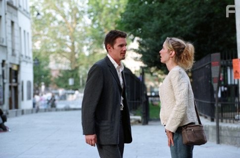 Ethan Hawke and Julie Delpy in Перед закатом (2004)