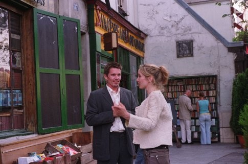 Ethan Hawke and Julie Delpy in Перед закатом (2004)