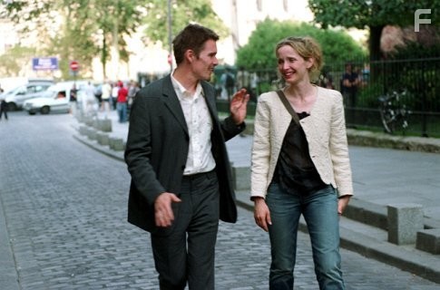 Ethan Hawke and Julie Delpy in Перед закатом (2004)