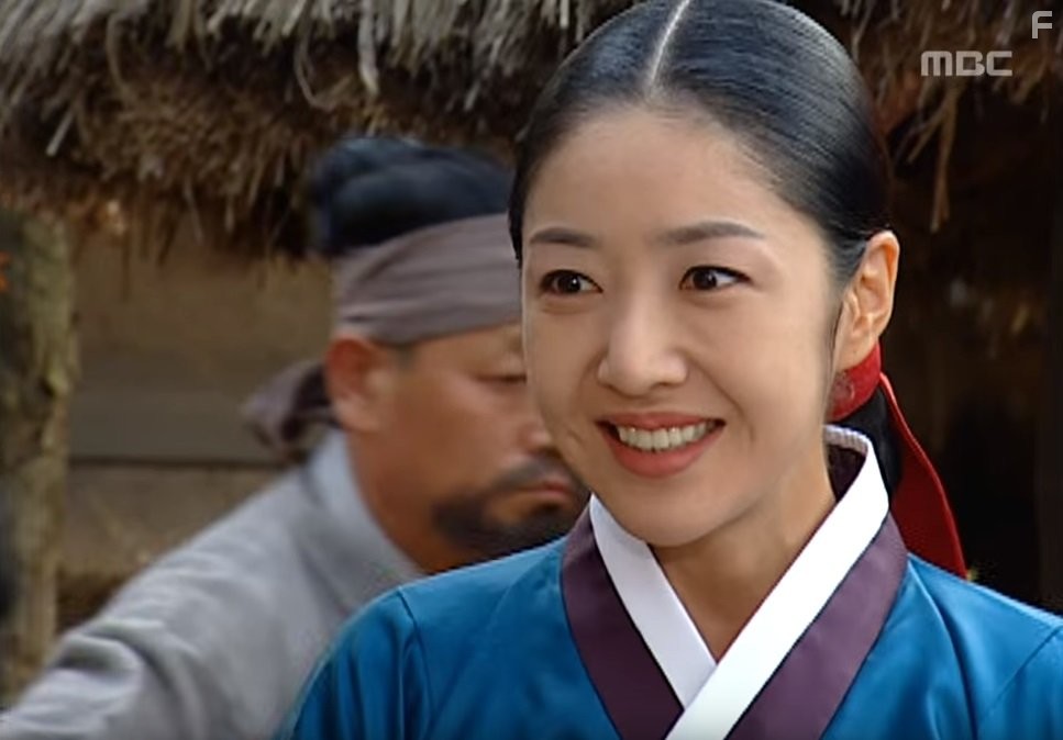 Ri-na Hong in Жемчужина дворца (2003)