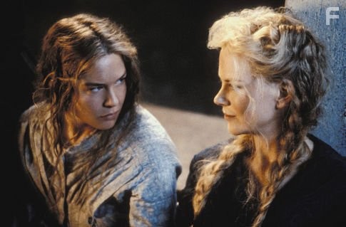Nicole Kidman and Ren?e Zellweger in Холодная гора (2003)