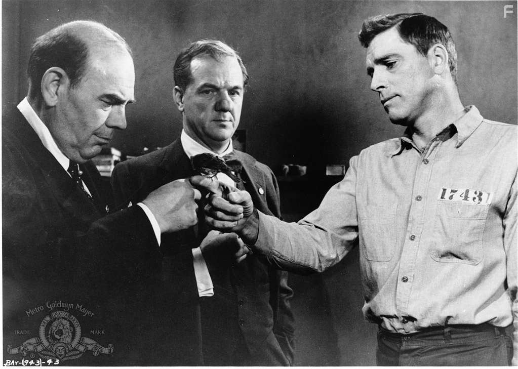 Burt Lancaster, Karl Malden, and James Westerfield in Любитель птиц из Алькатраса (1962)