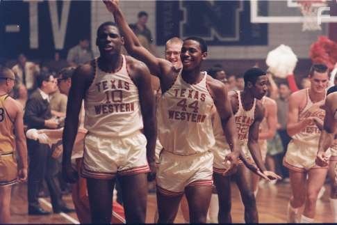 Austin Nichols, Al Shearer, Mehcad Brooks, Damaine Radcliff, and James Olivard in Игра по чужим правилам (2006)