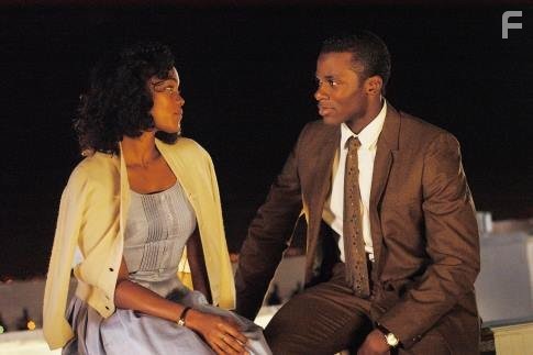 Tatyana Ali and Derek Luke in Игра по чужим правилам (2006)