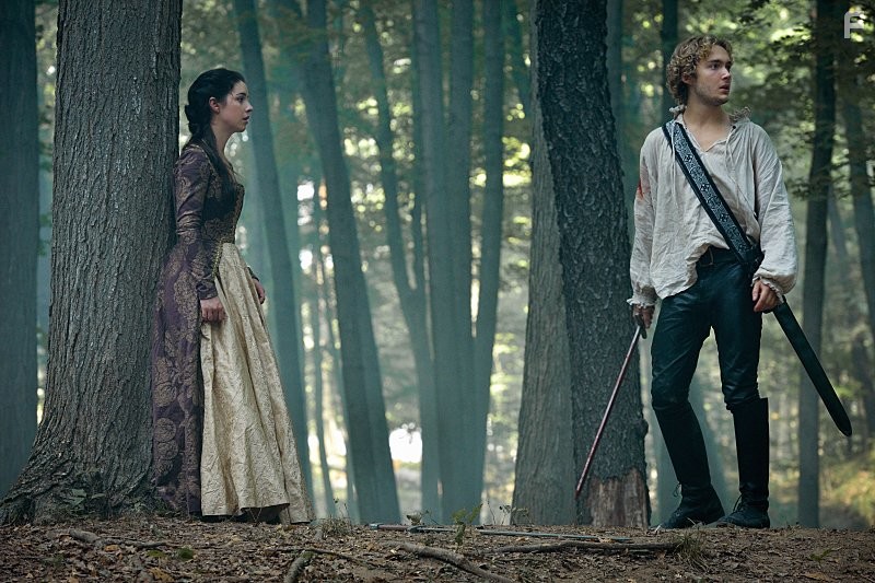 Toby Regbo and Adelaide Kane in Царство (2013)