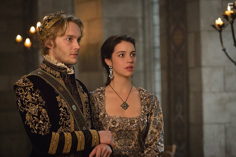 Toby Regbo and Adelaide Kane in Царство (2013)
