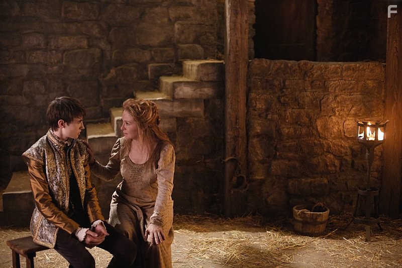 Megan Follows and Spencer Macpherson in Царство (2013)