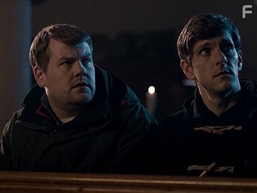 James Corden and Mathew Baynton in Не те парни (2013)