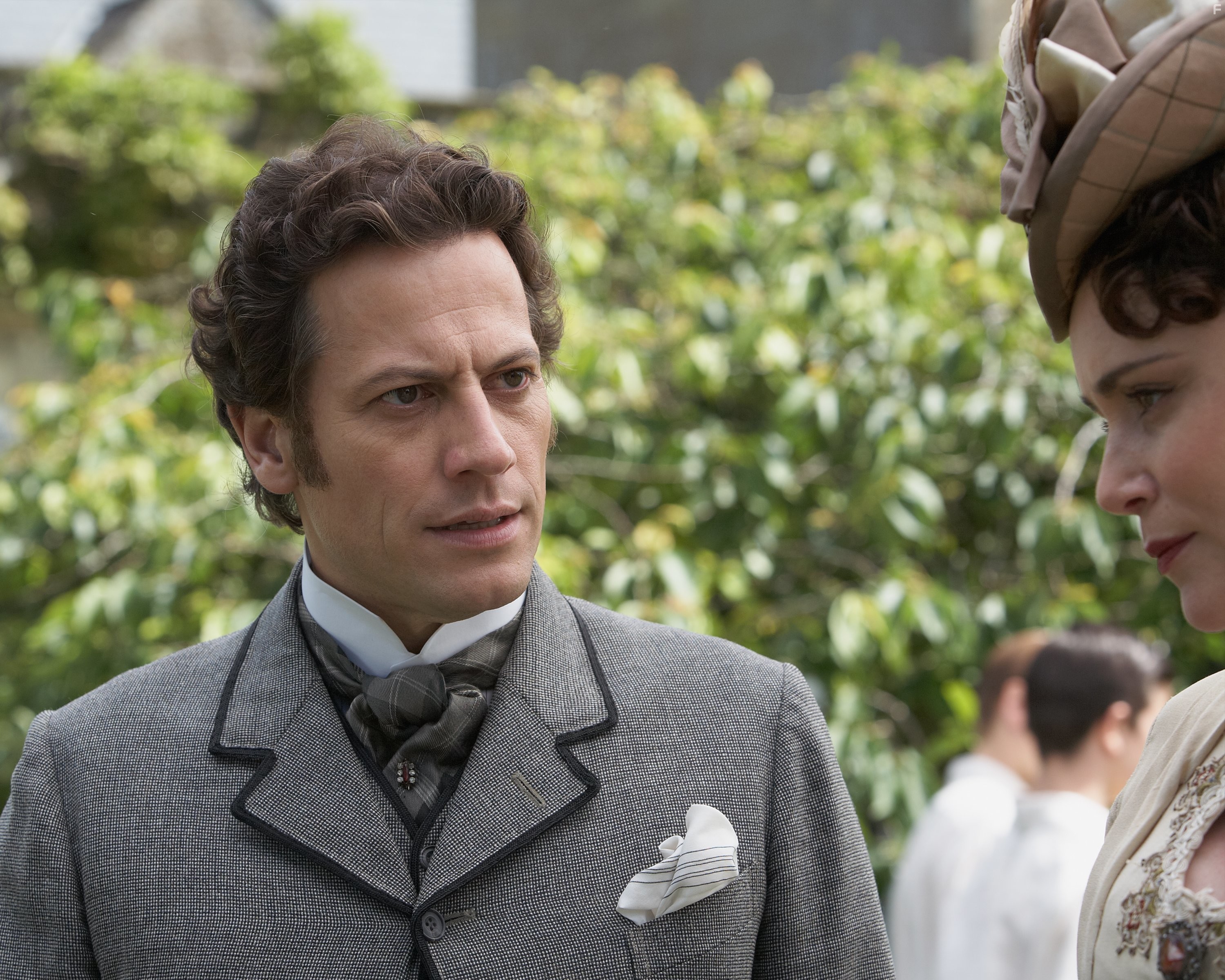 Ioan Gruffudd in Мэрайа Мунди и шкатулка Мидаса (2013)