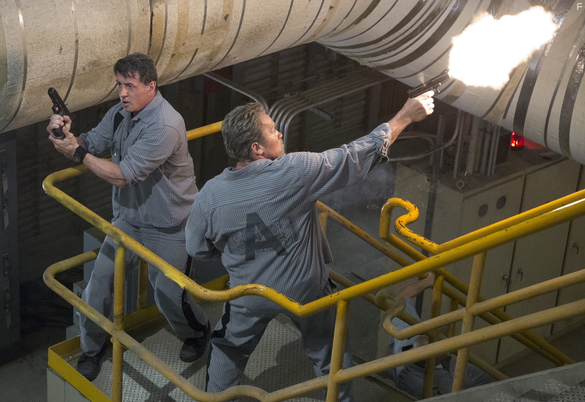 Arnold Schwarzenegger and Sylvester Stallone in План побега (2013)