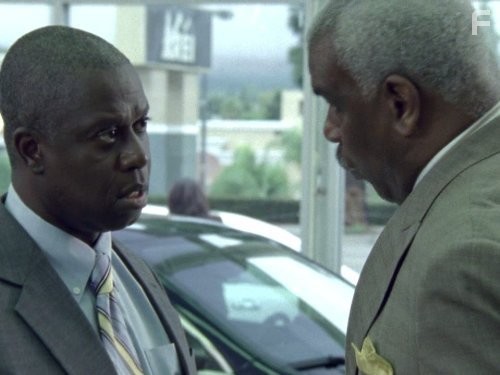 Andre Braugher and Richard Gant in Мужчины среднего возраста (2009)