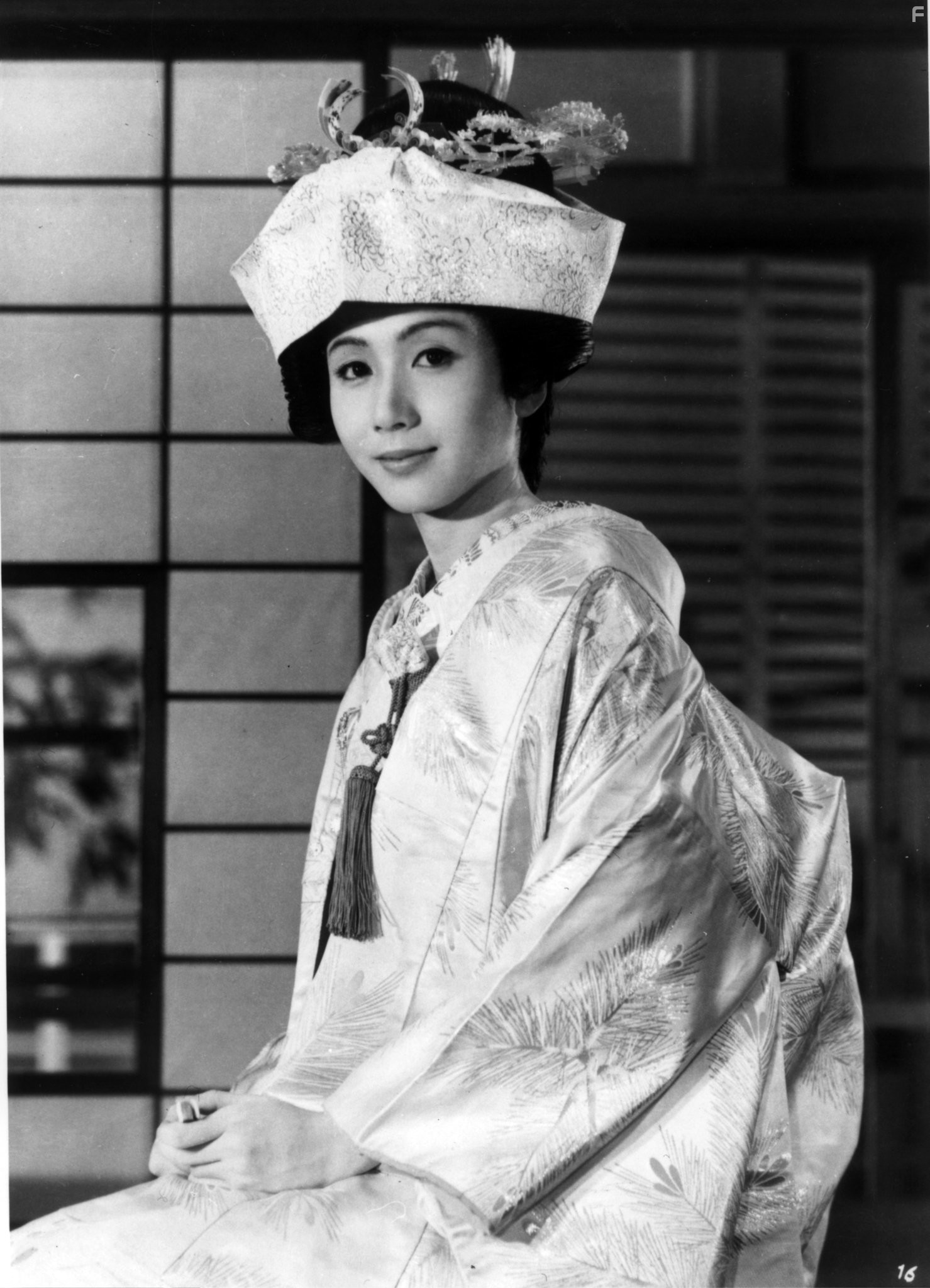 Shima Iwashita in Вкус сайры (1962)