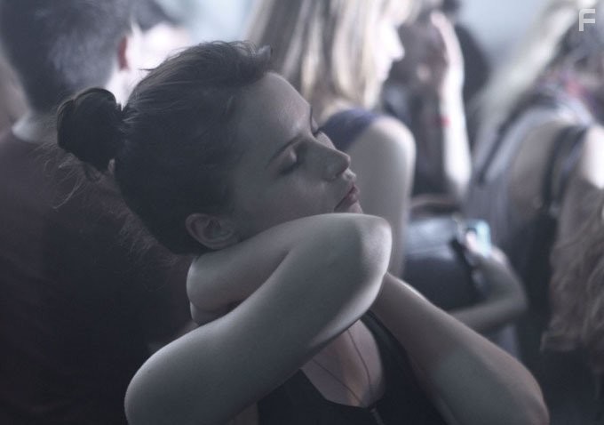 Felicity Jones in Полной грудью (2013)