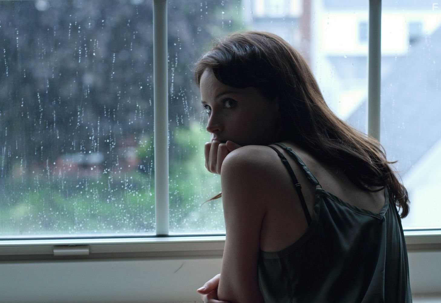 Felicity Jones in Полной грудью (2013)