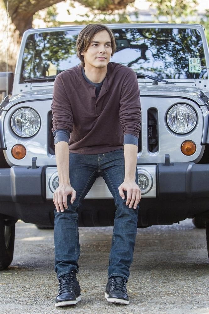 Tyler Blackburn in Рейвенсвуд (2013)