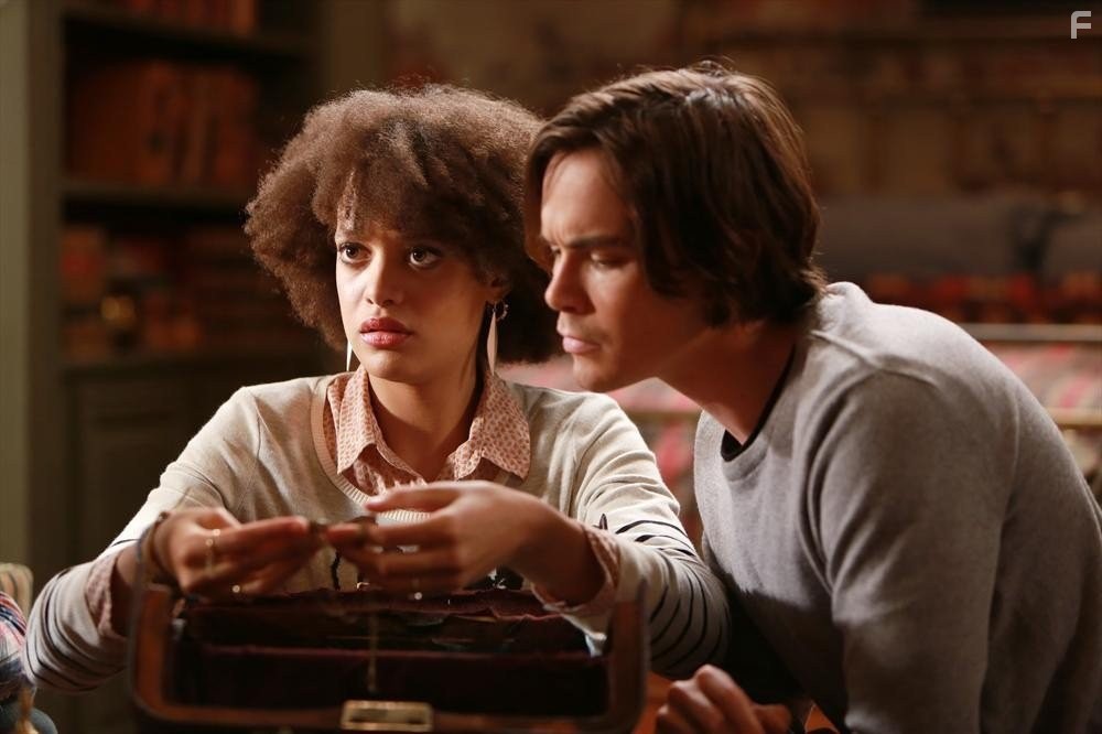 Tyler Blackburn and Britne Oldford in Рейвенсвуд (2013)