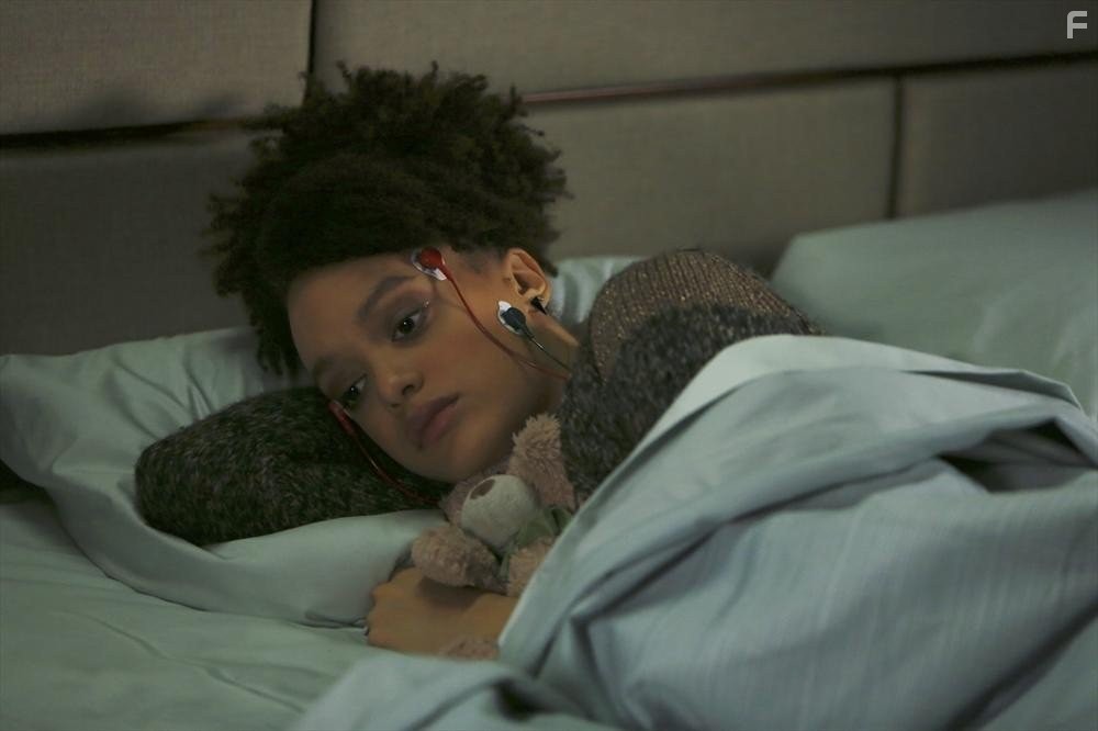 Britne Oldford in Рейвенсвуд (2013)