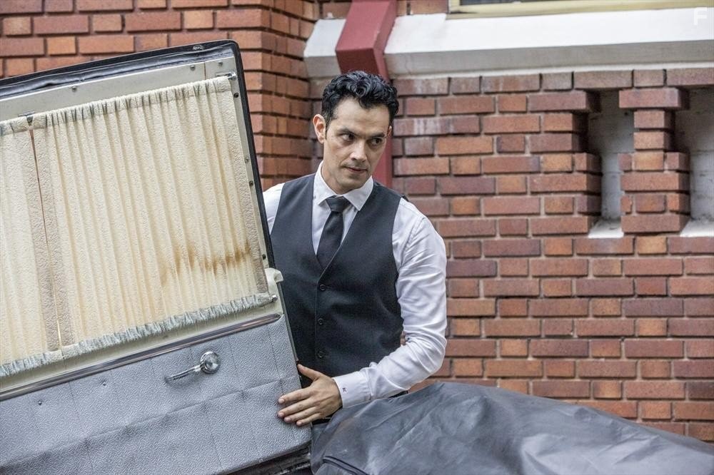 Steven Cabral in Рейвенсвуд (2013)