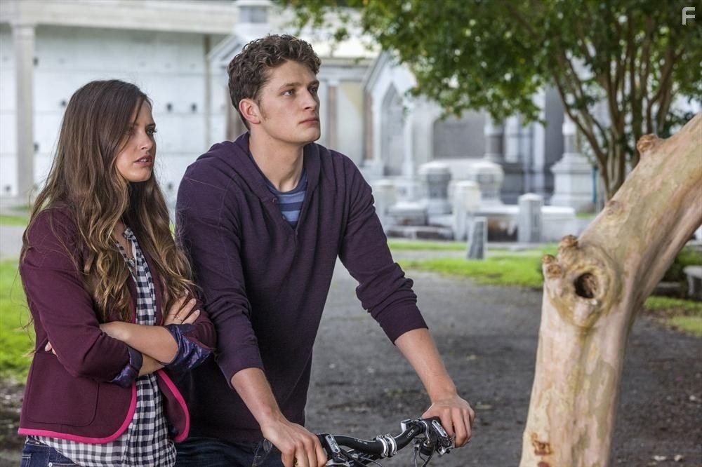 Merritt Patterson and Brett Dier in Рейвенсвуд (2013)