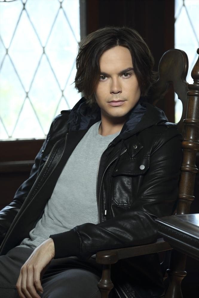 Tyler Blackburn in Рейвенсвуд (2013)