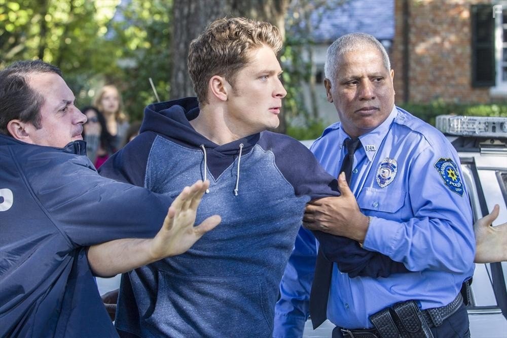 Brett Dier and Jesse Yarborough in Рейвенсвуд (2013)