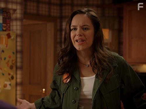Hayley Orrantia in Голдберги (2013)