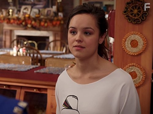 Hayley Orrantia in Голдберги (2013)