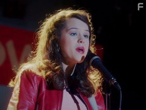 Hayley Orrantia in Голдберги (2013)