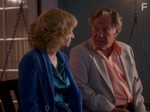 George Segal and Wendi McLendon-Covey in Голдберги (2013)