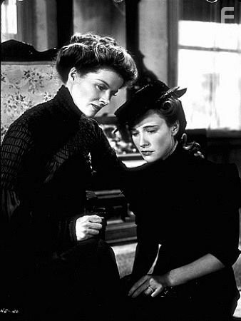 722-1015 Katharine Hepburn and Phyllis Thaxter in "Sea Of Grass" 1947 MGM