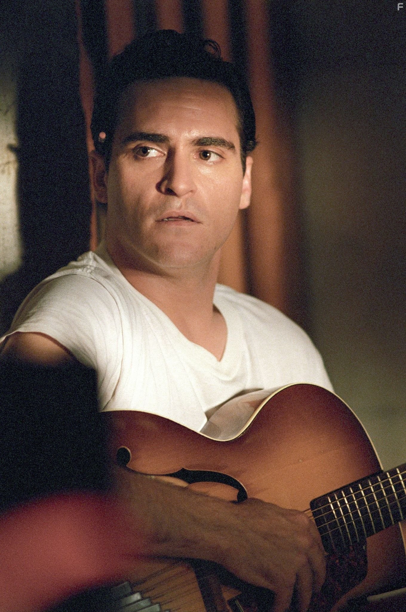 Joaquin Phoenix in Переступить черту (2005)
