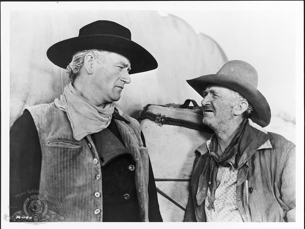 John Wayne and Walter Brennan in Красная река (1948)