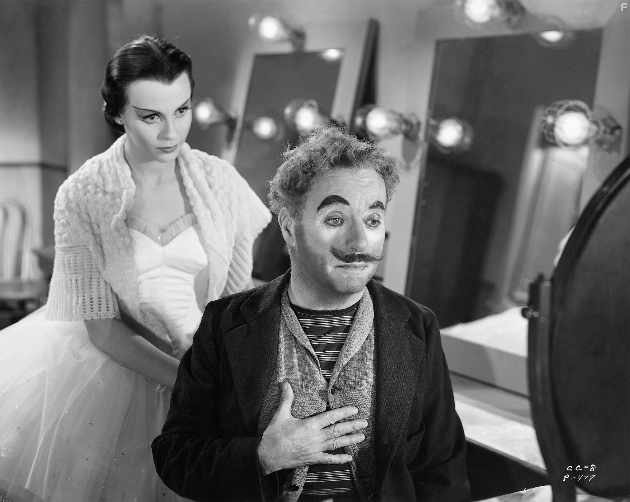 Charles Chaplin and Claire Bloom in Огни рампы (1952)