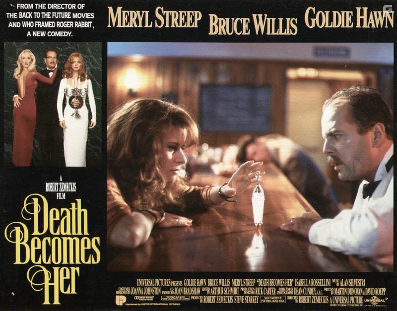 Bruce Willis and Tracey Ullman in Смерть ей к лицу (1992)