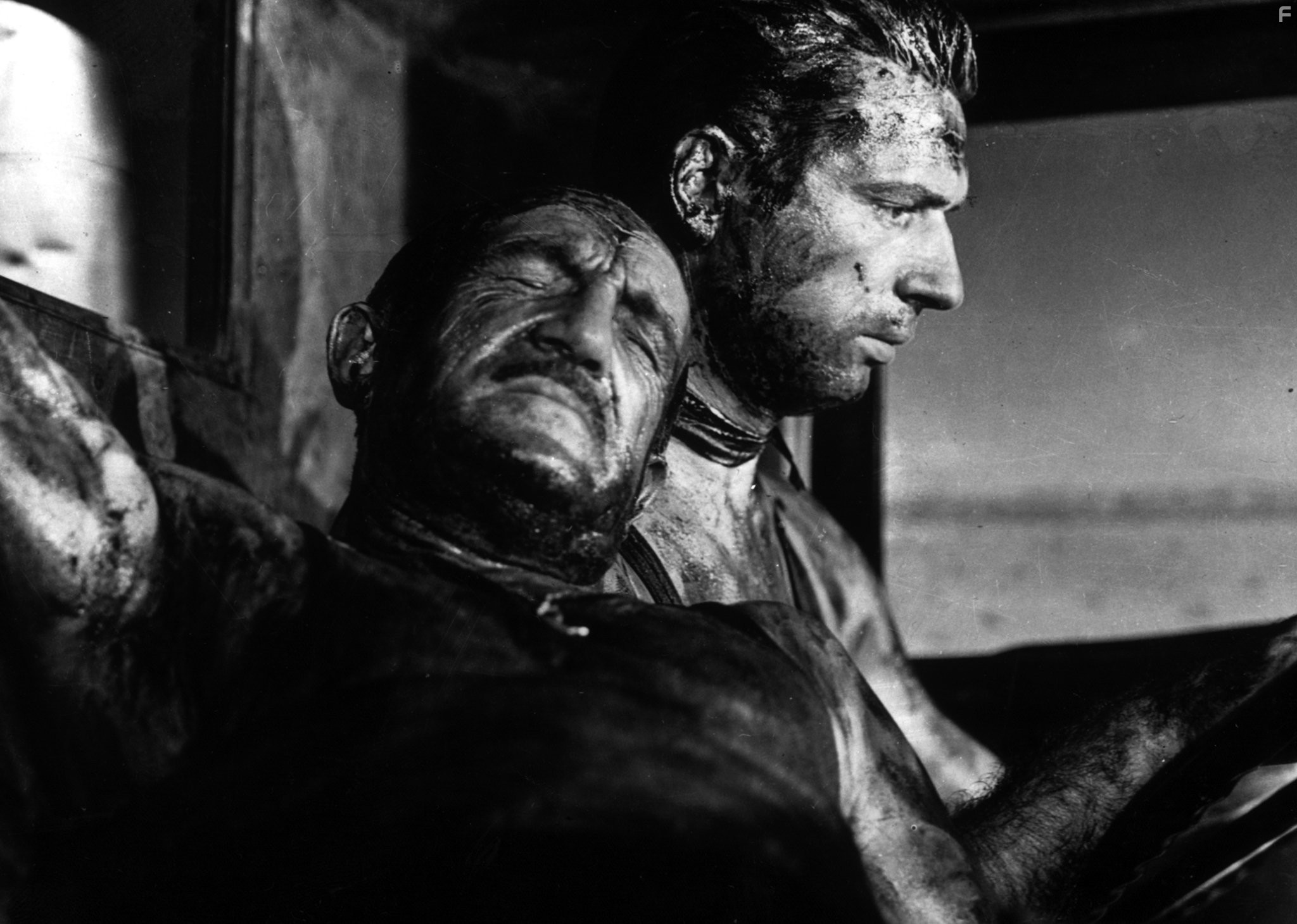 Yves Montand and Charles Vanel in Плата за страх (1953)