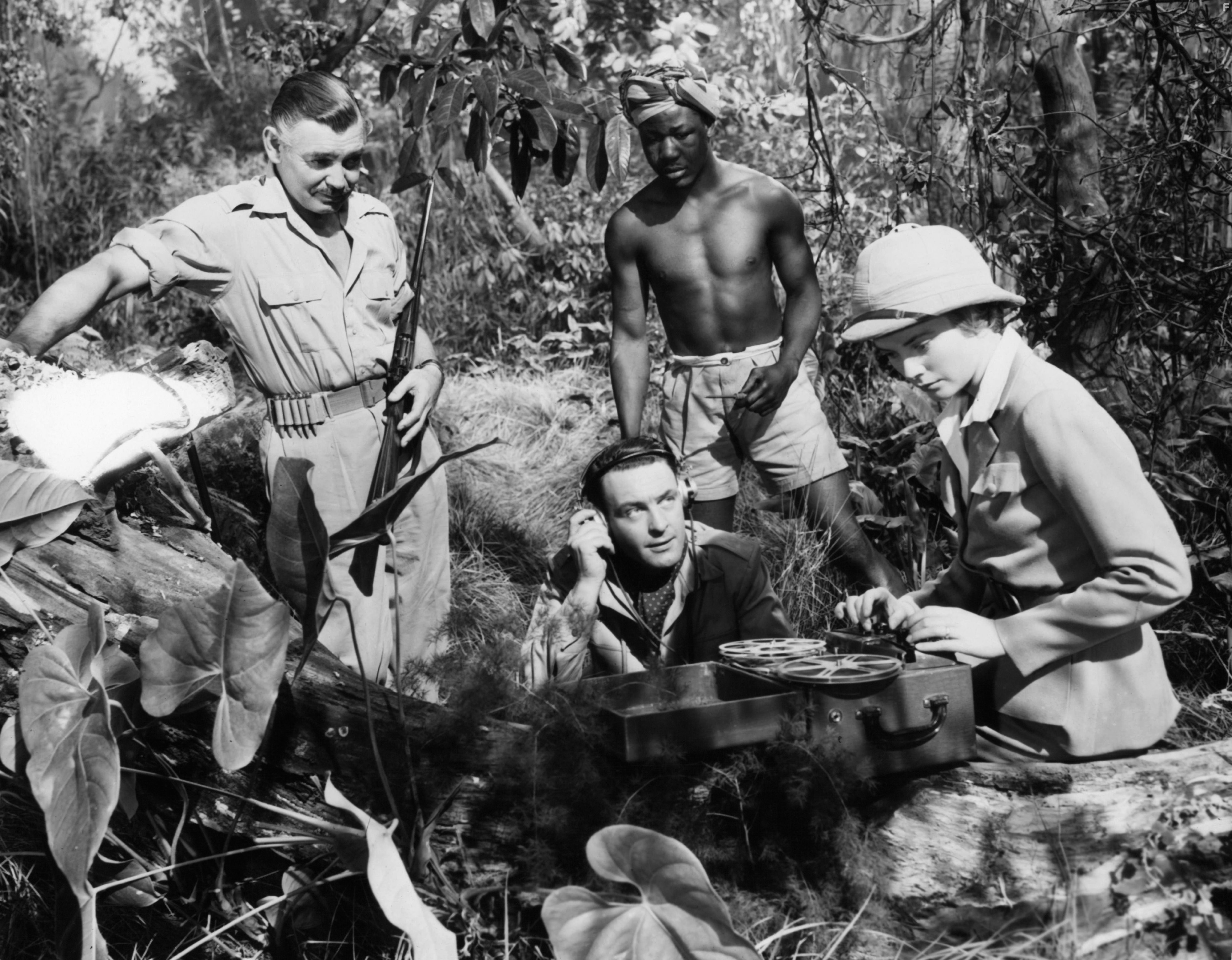 Clark Gable, Grace Kelly, and Donald Sinden in Могамбо (1953)