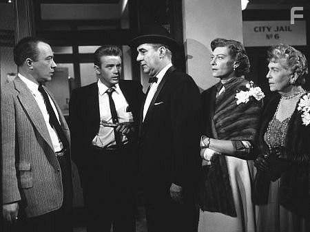James Dean, Jim Backus, Edward Platt, and Ann Doran in "Rebel Without A Cause." 1955 Warner / MPTV