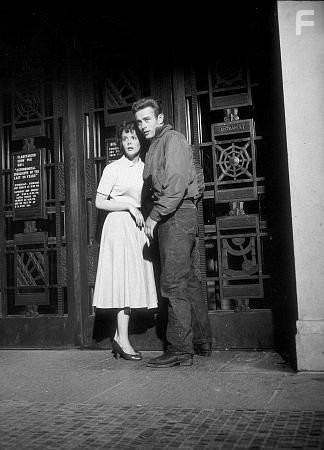 James Dean and Natalie Wood in "Rebel Without A Cause." 1955 Warner / MPTV