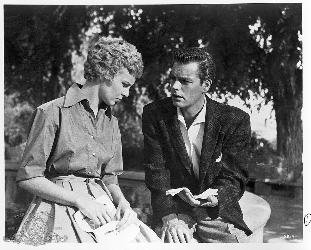 Robert Wagner and Joanne Woodward in Поцелуй перед смертью (1956)