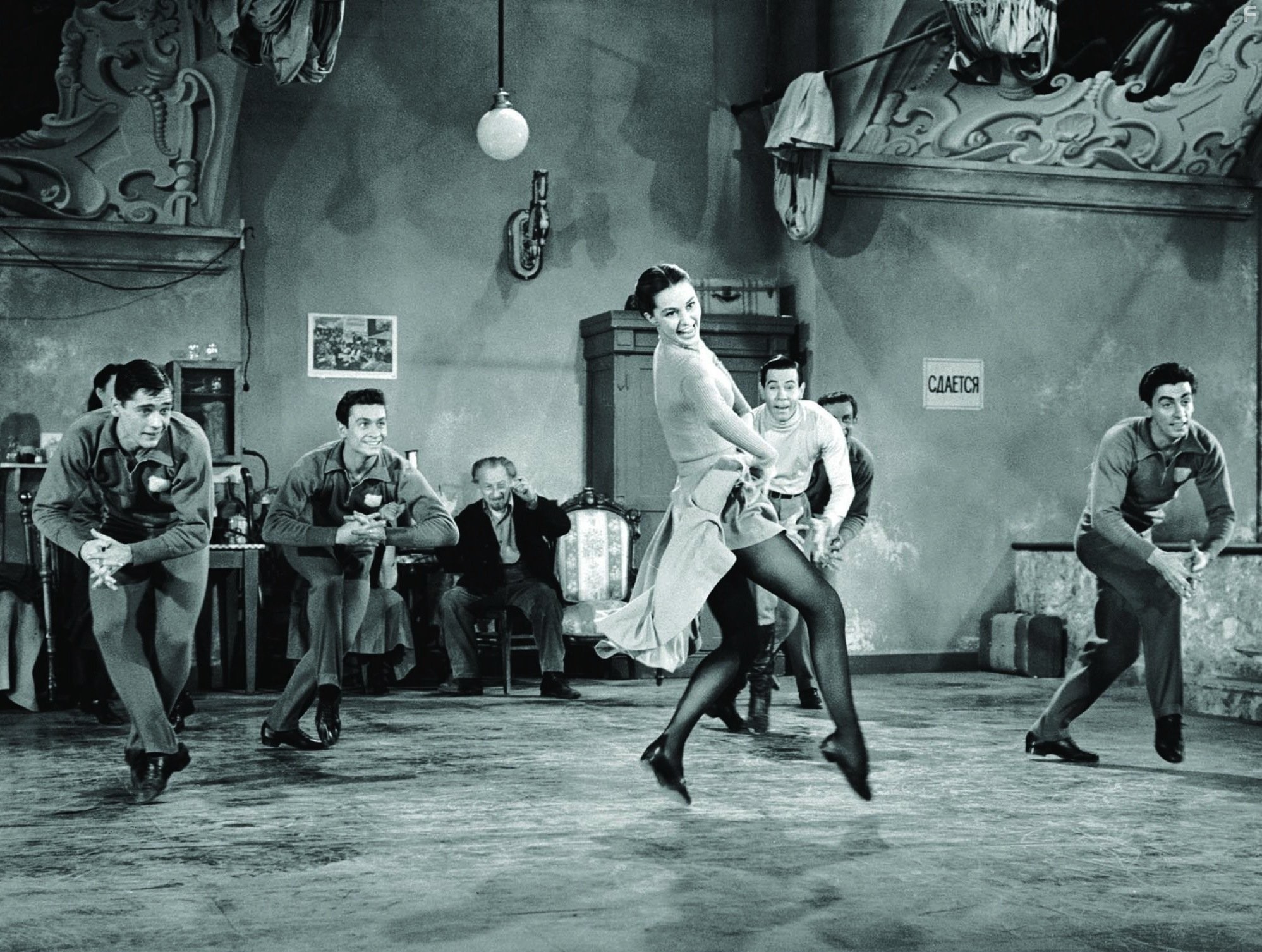 Cyd Charisse in Шелковые чулки (1957)